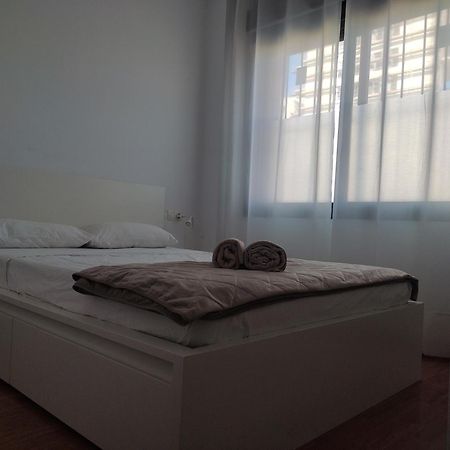 Ap4Us B1 - Apartment For Us - Sightseeing & Beach Near To Barcelona Badalona Kültér fotó