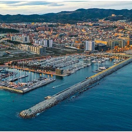 Ap4Us B1 - Apartment For Us - Sightseeing & Beach Near To Barcelona Badalona Kültér fotó