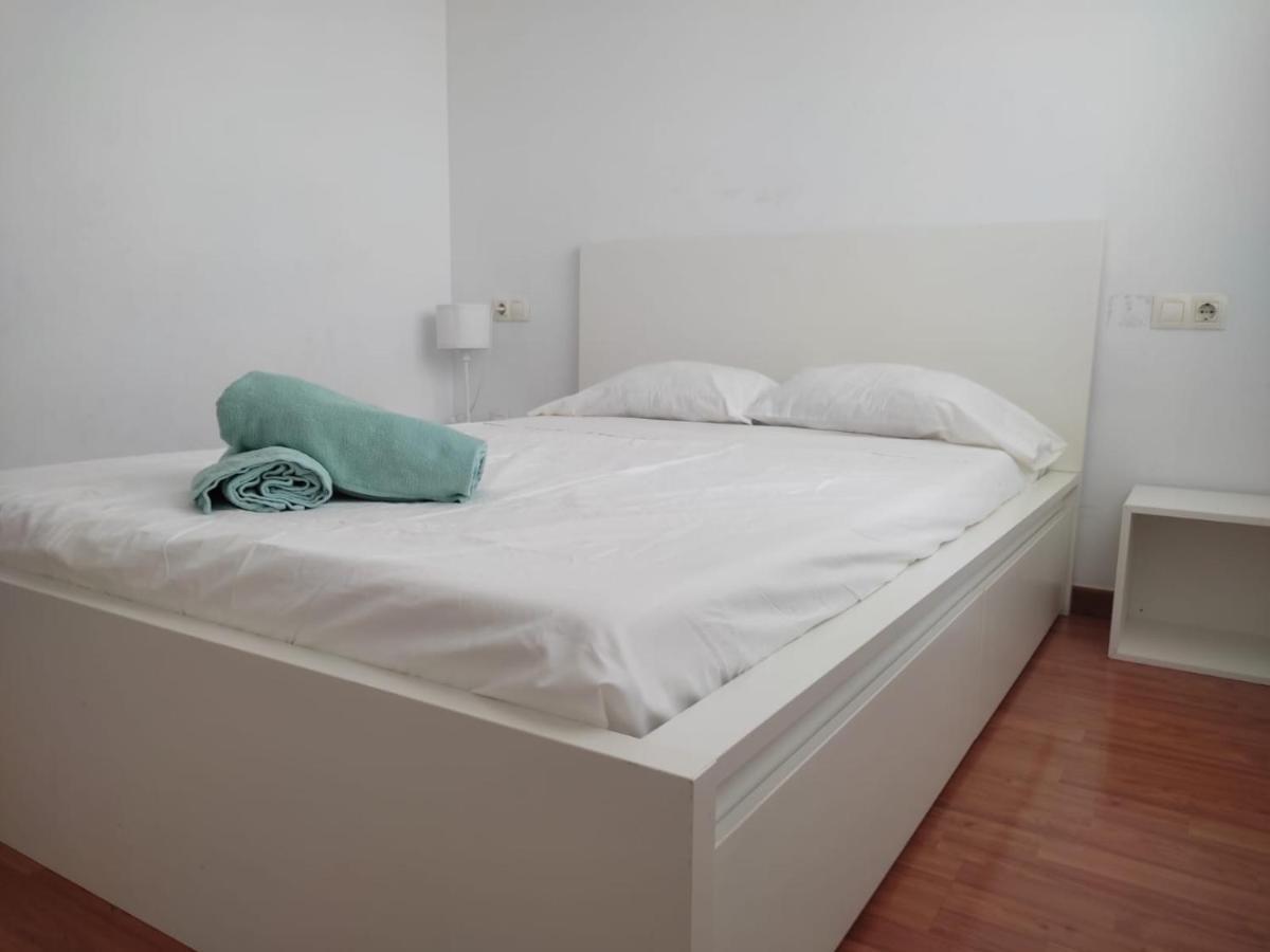Ap4Us B1 - Apartment For Us - Sightseeing & Beach Near To Barcelona Badalona Kültér fotó